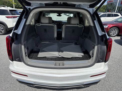 Used 2022 Cadillac XT6 Premium Luxury w/ Technology Package AWD/4WD image 33