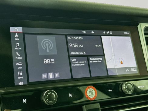 Certified 2024 Porsche Macan Turbo AWD/4WD image 16