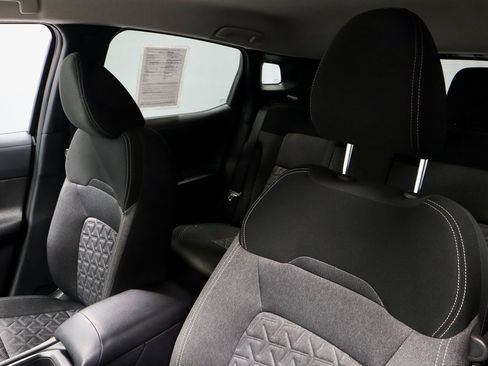 Used 2025 Nissan Kicks SV image 25