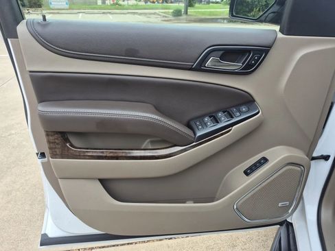 Used 2018 Chevrolet Suburban LT image 10
