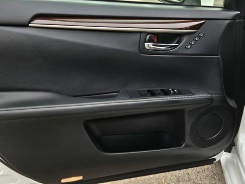 Used 2013 Lexus ES 350 w/ Premium Pkg FWD image 10