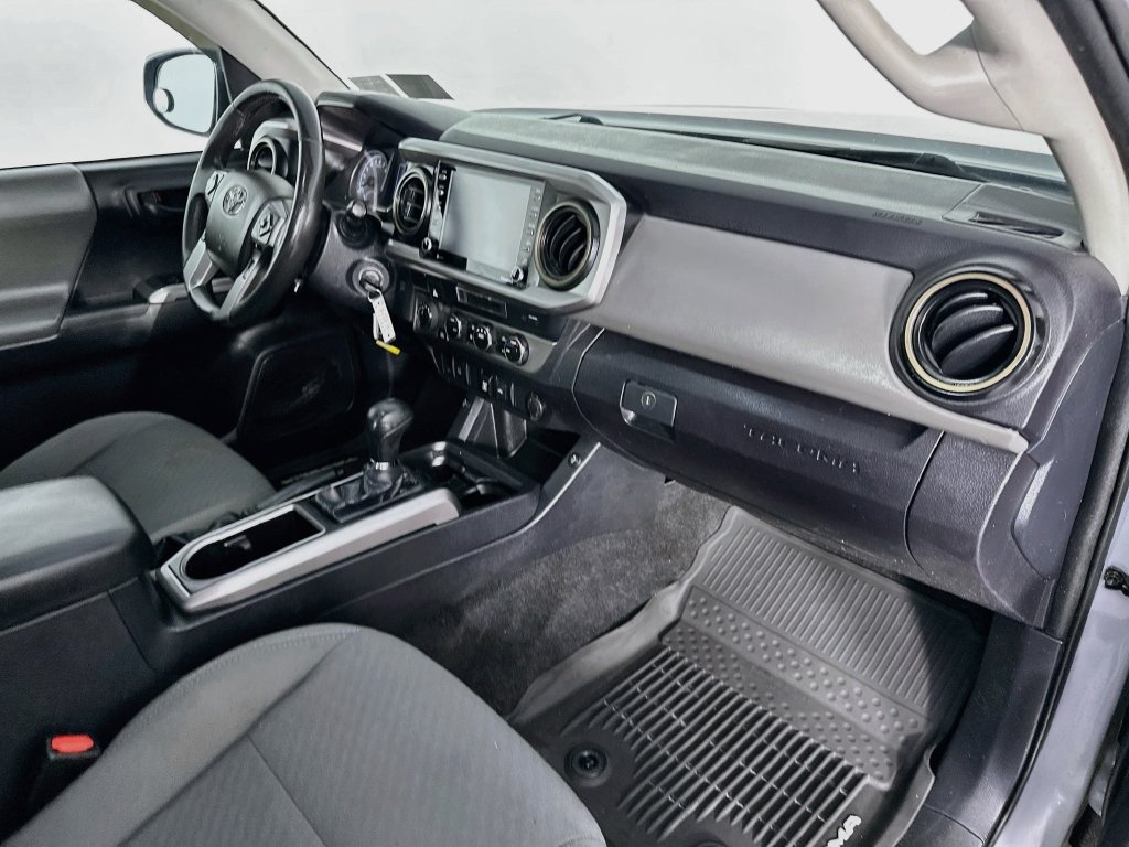 Used 2021 Toyota Tacoma SR5 AWD/4WD image 31