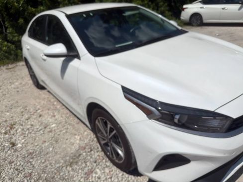 Used 2024 Kia Forte LXS FWD image 9