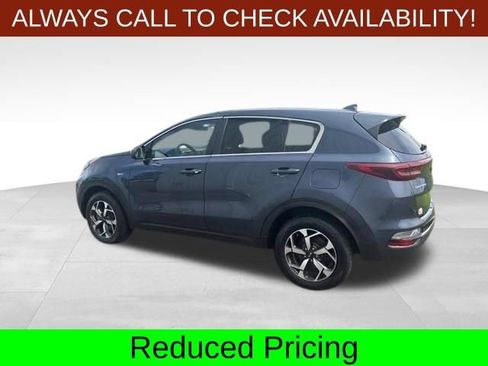 Used 2022 Kia Sportage LX AWD/4WD image 3
