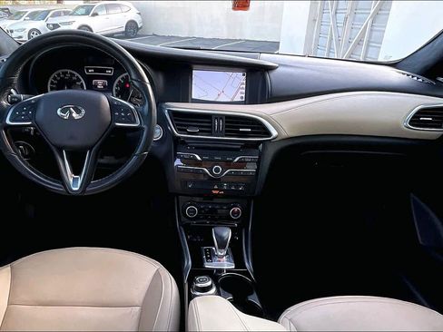 Used 2018 INFINITI QX30 Premium w/ Technology Package image 17