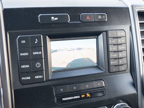 Used 2016 Ford F150 XLT AWD/4WD image 4