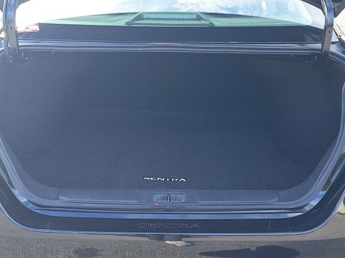 Certified 2025 Nissan Sentra SR FWD image 12