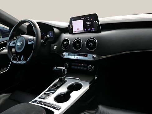 Used 2019 Kia Stinger GTS image 19