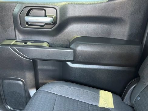 Used 2021 Chevrolet Silverado 1500 LT RWD image 32