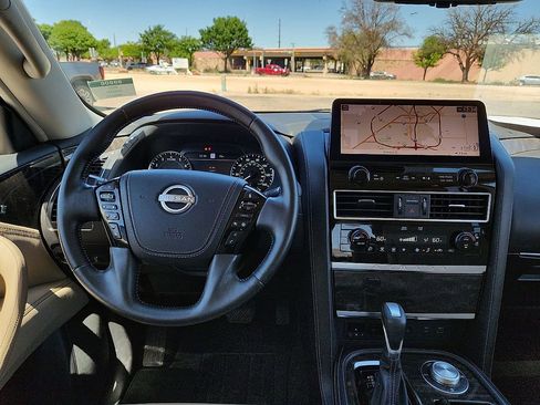 Used 2022 Nissan Armada Platinum image 6