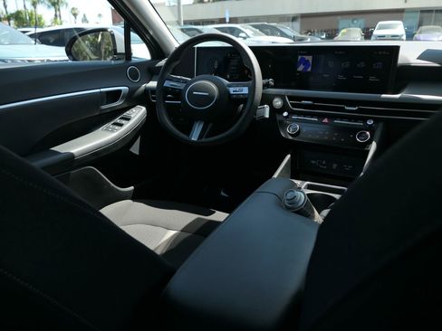 Used 2025 Hyundai Sonata SEL FWD image 23