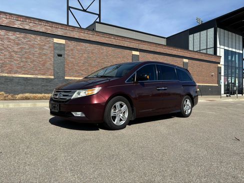 Used 2012 Honda Odyssey Touring Elite image 3