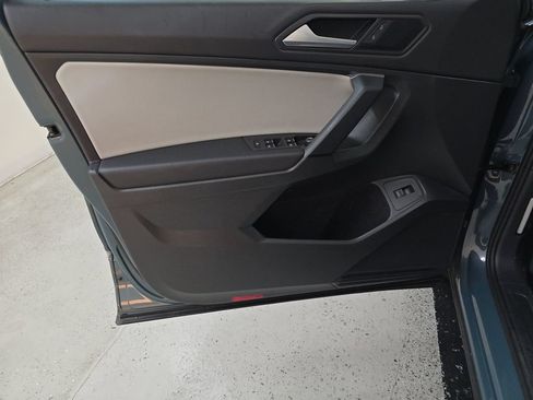 Used 2019 Volkswagen Tiguan SEL FWD image 9