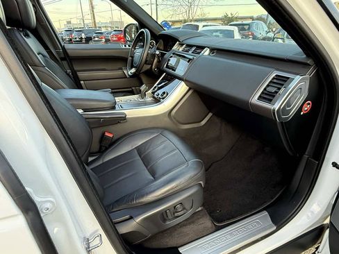 Used 2018 Land Rover Range Rover Sport HSE image 11