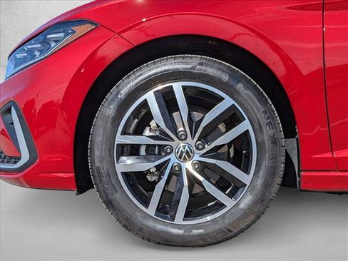 Used 2025 Volkswagen Jetta SE image 24