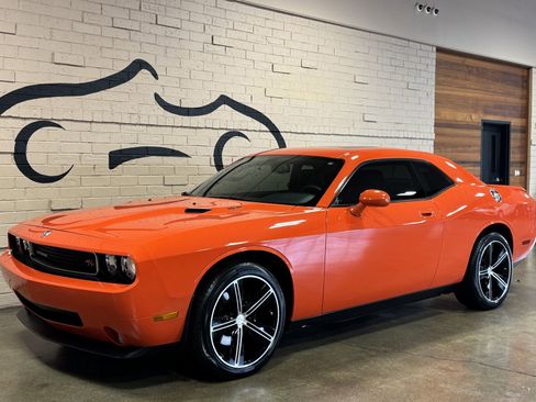 Used 2009 Dodge Challenger R/T w/ Electronics Convenience Group RWD image 11