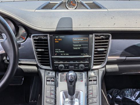 Used 2015 Porsche Panamera 4 AWD/4WD image 18