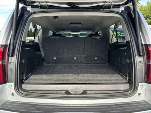 Used 2020 Chevrolet Suburban LT AWD/4WD image 23