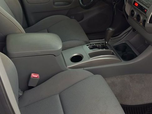 Used 2011 Toyota Tacoma PreRunner w/ TRD Sport Pkg RWD image 17