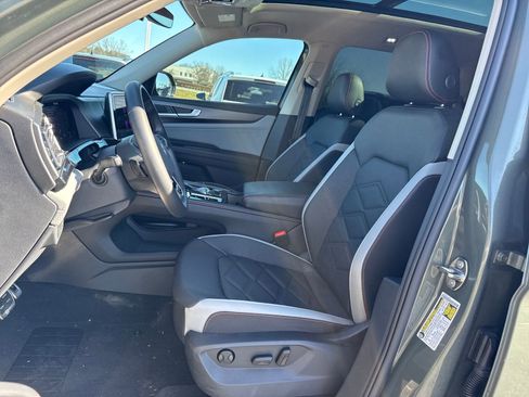 Certified 2025 Volkswagen Atlas Peak Edition SE image 11