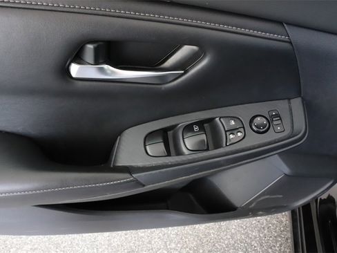 Used 2023 Nissan Sentra SV image 17