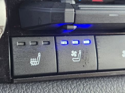 Used 2025 Toyota Tundra Limited w/ Nightshade Package AWD/4WD image 9