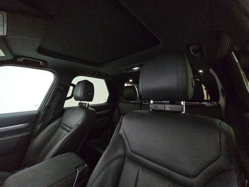 Used 2020 Land Rover Discovery Landmark image 11