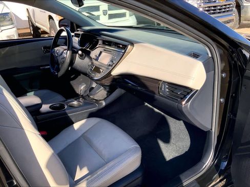 Used 2013 Toyota Avalon XLE image 16