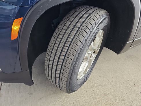 Certified 2023 Chevrolet Traverse LS w/ Safety Package image 32