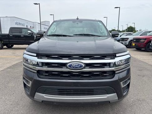 Used 2024 Ford Expedition Limited AWD/4WD image 2