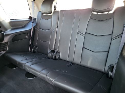 Used 2016 Cadillac Escalade Luxury AWD/4WD image 19