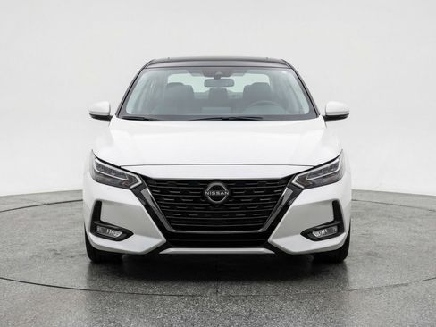 Used 2025 Nissan Sentra SV image 2