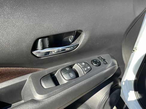 Used 2023 Nissan Kicks SR FWD image 30