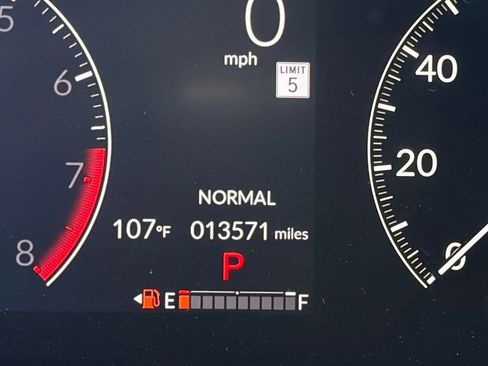 Used 2025 Honda HR-V LX image 12