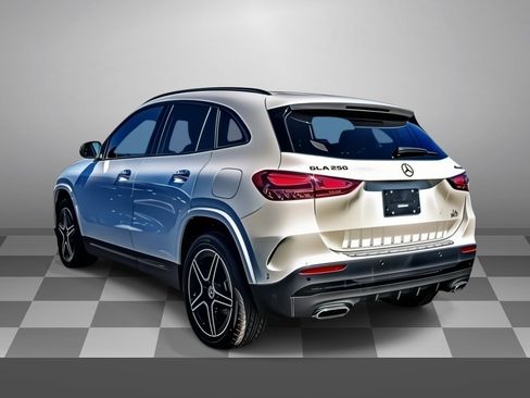 New 2025 Mercedes-Benz GLA 250 4MATIC image 4
