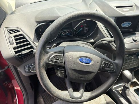 Used 2017 Ford Escape SE w/ Equipment Group 201A image 9