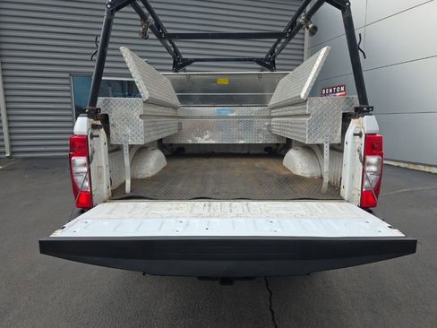 Used 2020 Ford F250 XL w/ Power Equipment Group image 10