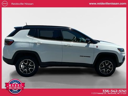 Used 2024 Jeep Compass Trailhawk AWD/4WD image 7