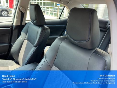 Used 2017 Toyota Corolla SE w/ Carpet Mat Package (TMS) FWD image 9