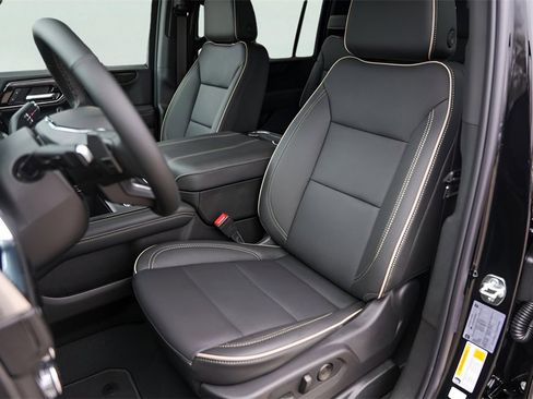 Used 2026 GMC Yukon XL Elevation image 10