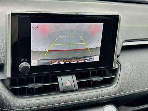 Used 2023 Toyota RAV4 LE FWD image 10