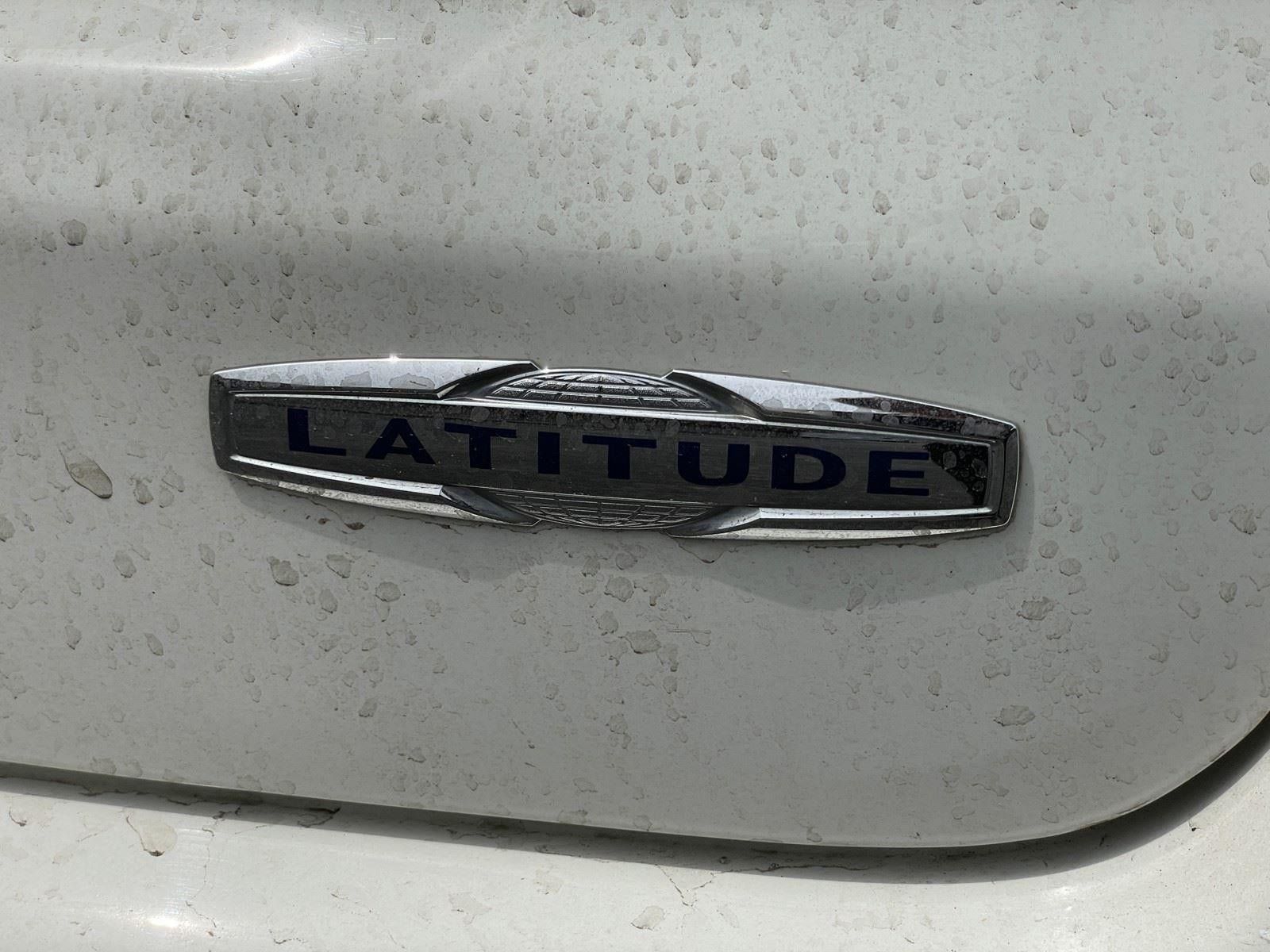 Used 2018 Jeep Compass Latitude FWD image 51