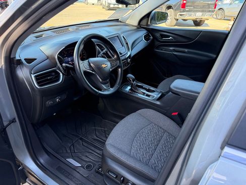Used 2024 Chevrolet Equinox LT w/ LPO, Floor Liner Package FWD image 4