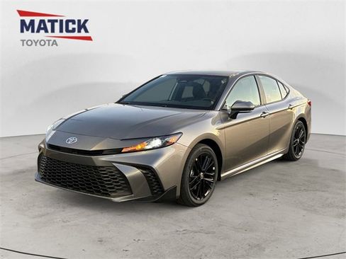 New 2026 Toyota Camry SE image 3