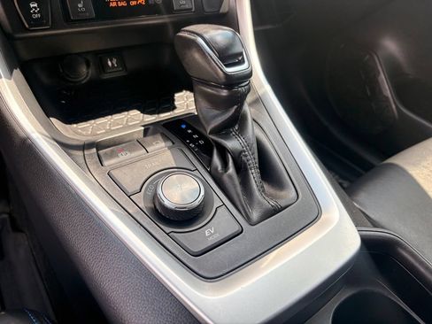 Used 2019 Toyota RAV4 XSE w/ XSE Weather Package AWD/4WD image 22