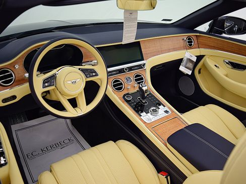 Used 2024 Bentley Continental GT AWD/4WD image 30