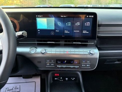 Used 2025 Hyundai Kona SEL image 18