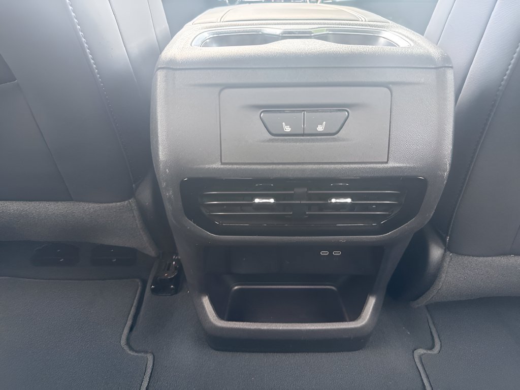 Used 2025 Chevrolet Silverado EV LT AWD/4WD image 13