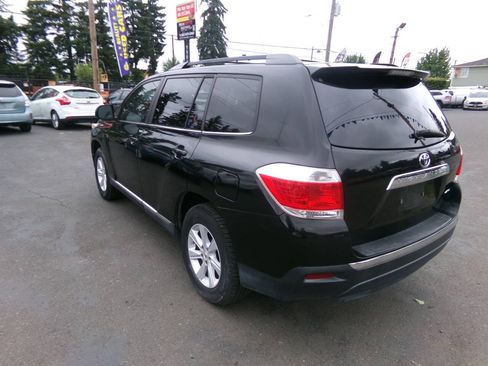 Used 2012 Toyota Highlander SE w/ Tow Pkg AWD/4WD image 6
