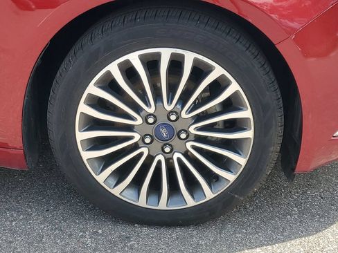 Used 2017 Ford Fusion SE w/ Fusion SE Technology Package AWD/4WD image 5